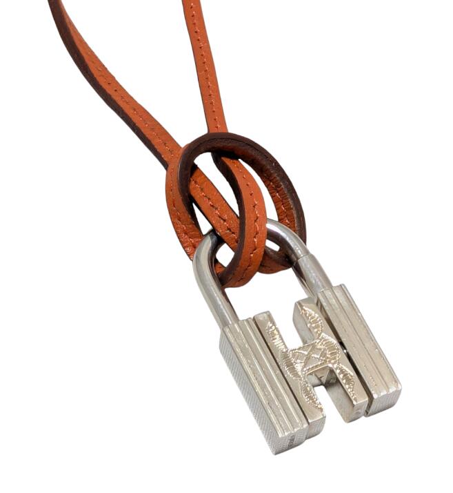 HERMES - 美品 HERMES エルメス ラニエール ネックストラップ - ルージュアッシュ系 レザー ユニセックス 革紐 ネックレス【本物保証】 楽天市場】【未使用品】【ジュエリー】【新品仕上げ済】HERMES