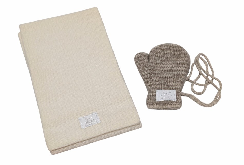 新品同様 エルメス マフラー＆ミトン セット カシミヤ100％ 紐付き 手袋 キッズ用 ベビー用品 ホワイト ベージュ 赤ちゃん用 HERMES ITALY製 【中古】｜ブランドショップ 将軍