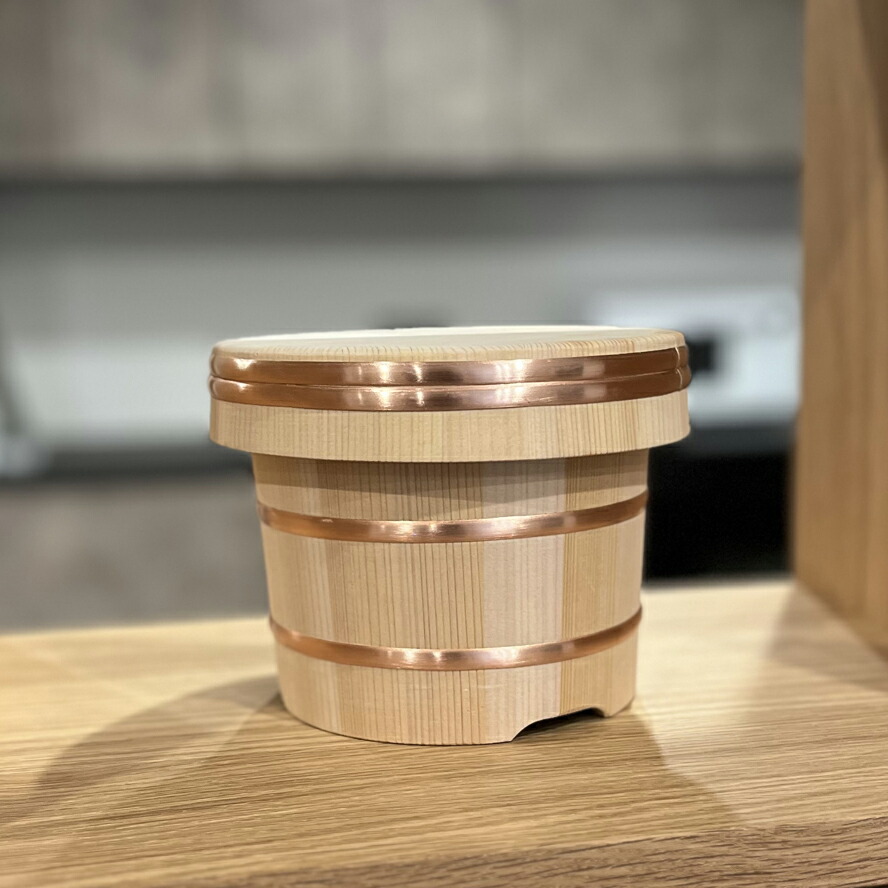 日本製 さわら江戸こびつ 1.5合 /国産品 高品質 天然木 木製 おひつ お櫃 銅タガ 木曽さわら 抗菌 衛生的 ご飯 ごはん 保存 ふっくら やわらかい 酢飯 ちらし寿司 家庭用 業務用 寿司屋 和食 懐石 料亭 ホテル ギフト プレゼント｜渋谷の食器屋さん　食喜屋