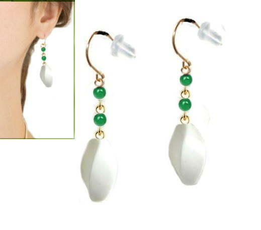 白オニキスピアス k18 スリーストーンピアス ホワイトストーンピアス エメラルドグリーン【emerald green】 おしゃれ 18金 ゴールド キャッチ有り ゆうパケット便【送料無料】