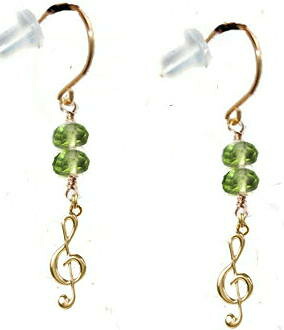 18金 ピアス ミュージックパーツ 緑 ペリドット 音符 18k　K18 ロング ピアス グリーン 春/spring 誕生石 レディース 女性 母の日 キャッチ付 お返し ギフト包装 プレゼント ホワイトデー ゆうパケット【送料無料】