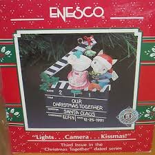 エネスコ Enesco 飾りつけ 室内装飾 外国で模範例 亜米利加 Enesco Lights...Camera...Kissmas 1991 Ornamentエネスコ Enesco 飾りつけ 室内装飾 外国で模範例 亜米利加