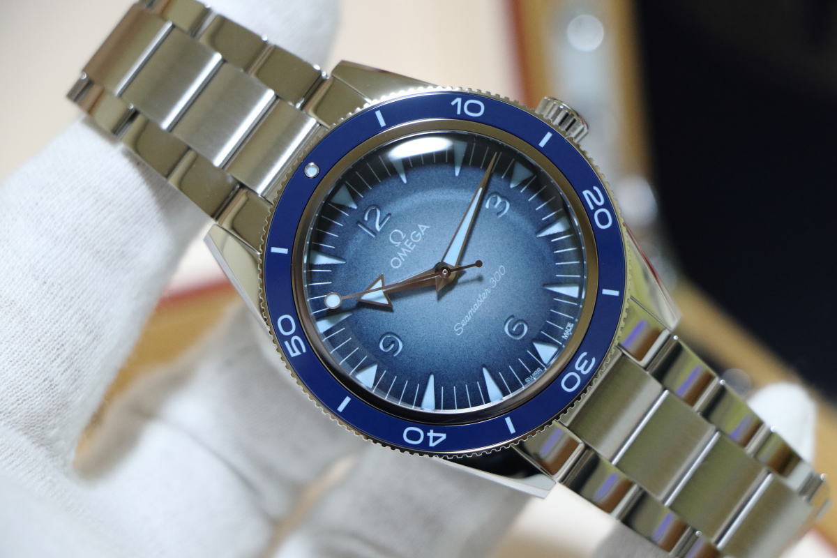 《送料無料/返品可》 OMEGA オメガ シーマスター 300 コーアクシャル マスター クロノメーター 234.30.41.21.03.002 メンズ オートマチック 【中古】【smtb-TD】【saitama】【05P06jul10】【MB-KP】|イズル4010