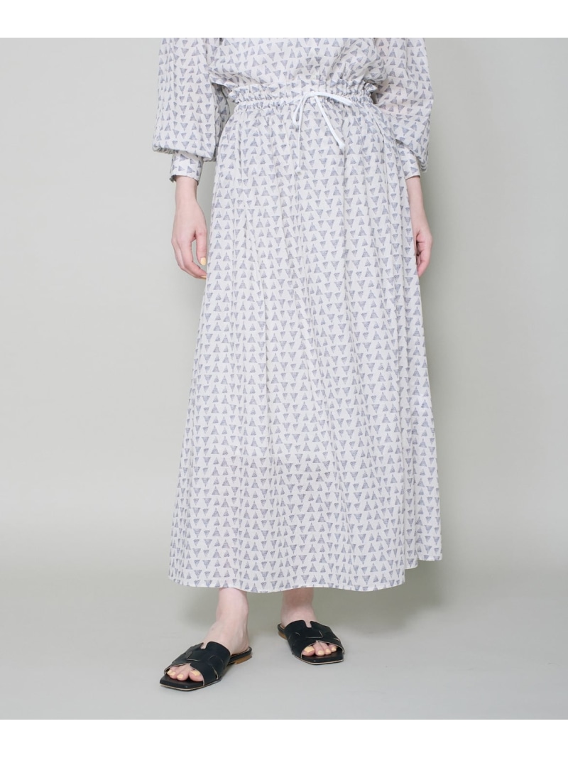 【SALE／10%OFF】トライアングルプリントコットンギャザースカート I.T.\u0027S. international イッツインターナショナル スコート 余分の物のスコート 白いこと【RBA_E】【貨物輸送無料】[ Fashion] レディースファッション-ボトムス