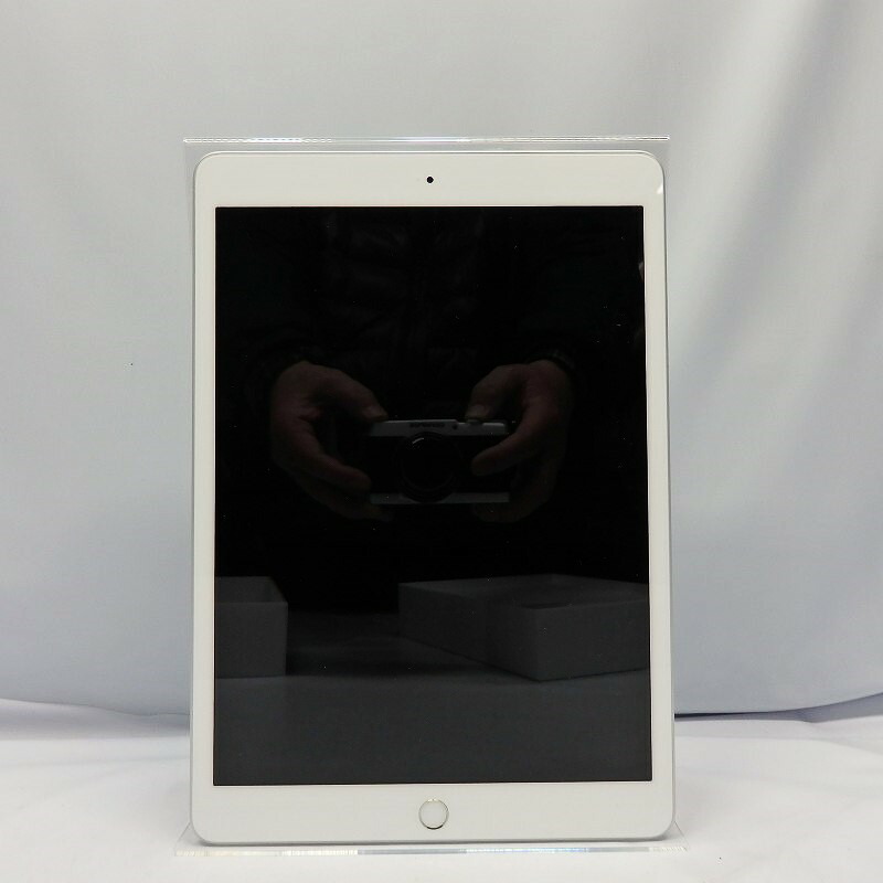 IPad 第8世代 2020 シルバー Apple A 中古iPad FYLE2J タブレット 1