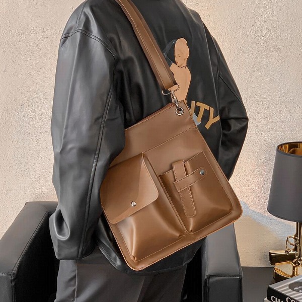 メンズ バッグ ポストマンバッグ ショルダーバッグ フェイクレザー PU