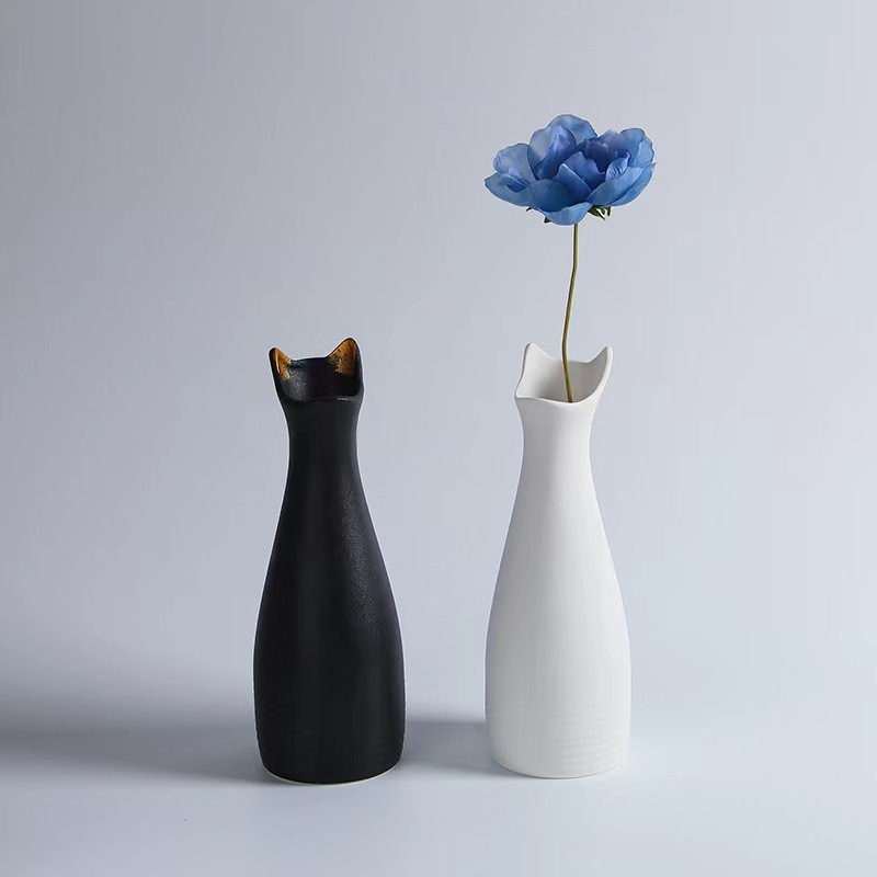 可愛い猫型花瓶 Amazon.co.jp: かわいいポルカドット猫の花瓶 - 猫の贈り物