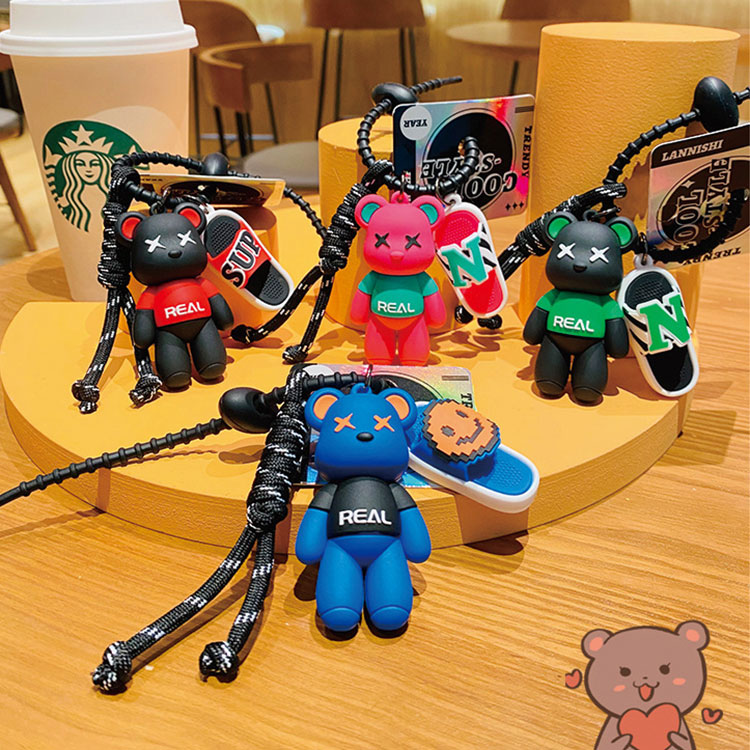 KAWS×イカゲーム バッグチャーム キーホルダー レア！限定品】KAWS×イカゲーム バッグチャーム ヨンヒ