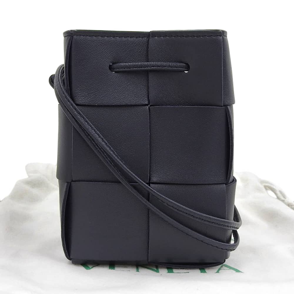 【本物保証】 布袋付 新品同様 ボッテガヴェネタ BOTTEGA VENETA マキシイントレチャート カセット ミニクロスボディ バケット バッグ 【中古】｜高島屋質店【創業73年老舗質屋】