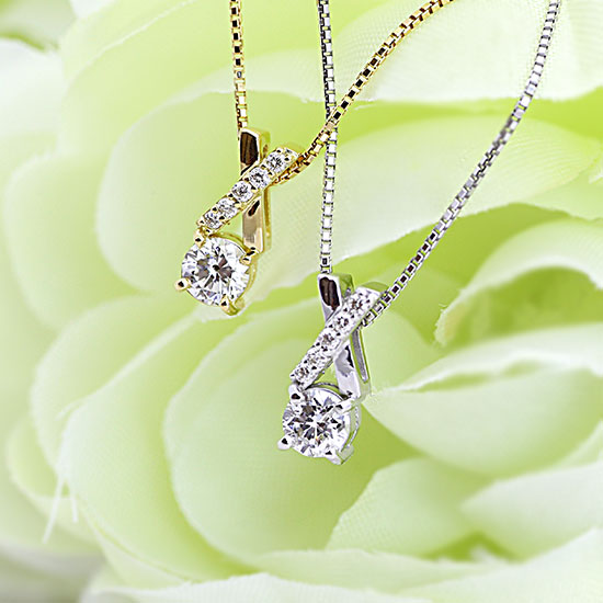 楽天市場】K18ホワイトゴールド ダイヤペンダントトップ【Luna