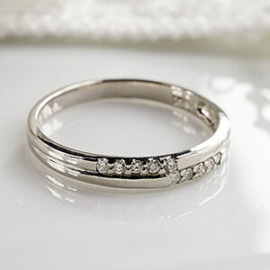【送料無料】　K18WG　10石　0.1ct　ダイヤモンド　リング　ファッション　ジュエリー　アクセサリー　レディース　4月誕生石　テンダイヤモンド　「4R0068W」落ち着いたデザインで大人キレイな上品仕上がりのアニバーサリーリングです。 *｜ジュエリーショップ　ウェイ