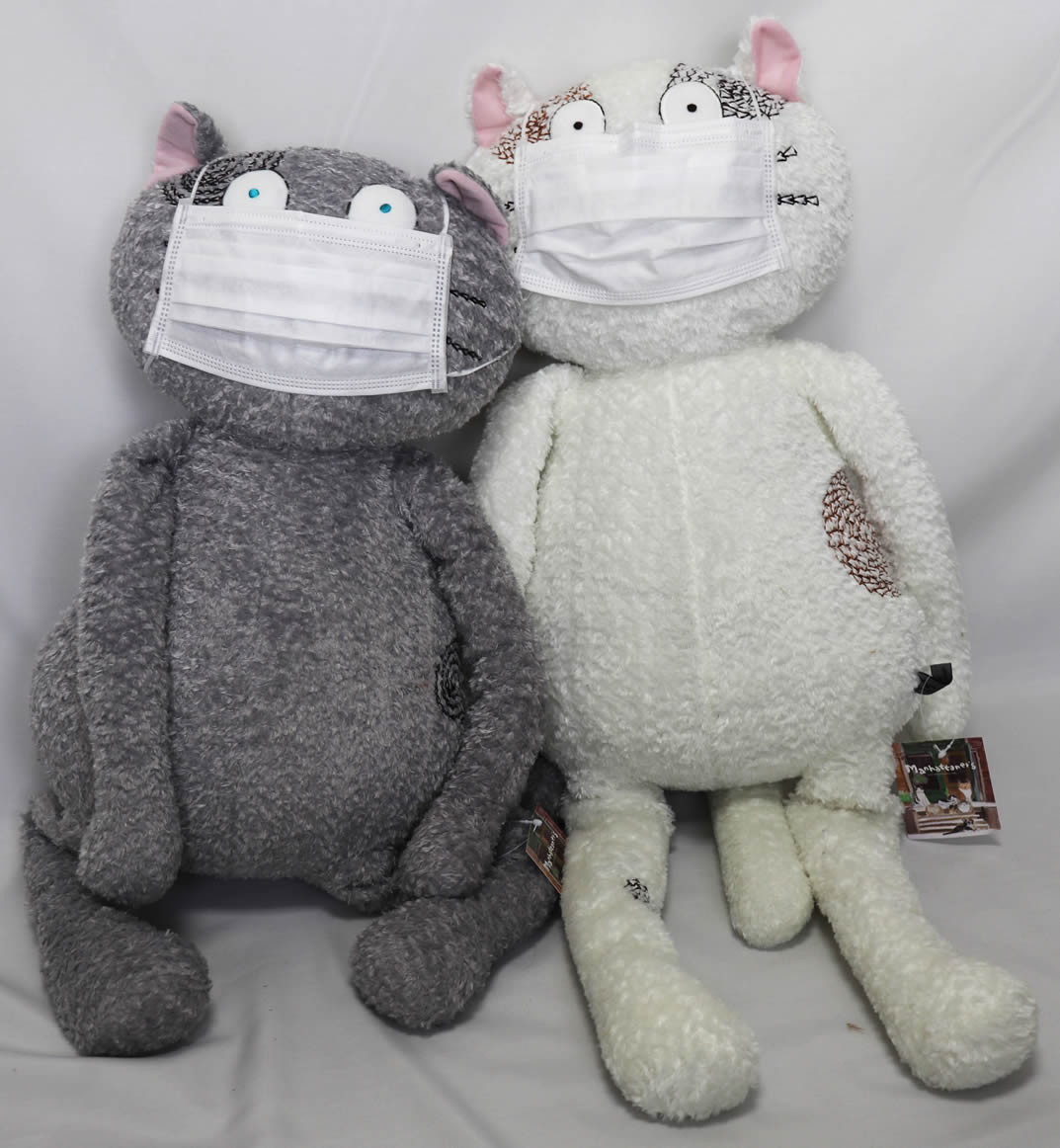 Seal限定商品 新型コロナウイルス ステイ ホーム Stay Home ゴールデンウィーク 外出自粛 巣ごもり 癒しグッズ マンハッタナーズ ぬいぐるみ くたくた猫 ラージ 画像のスマホ マスクは付いていません イメージです 送料込み 人気特価激安 Cverano Edu Ec