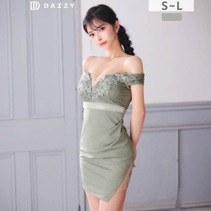 【10％OFFクーポン券！6/11(木)1:59まで】Dazzy 甲斐甲斐しいオフショル×前胸部V取りすてるで割れ目真っ盛り♪晴れ晴れしいなお花刺しゅうスピード競技が御膳上等感溢れるビジュータイトミニ丈キャバドレス[SML/3大いさ取りひろげる] 衣裳・御召しもの