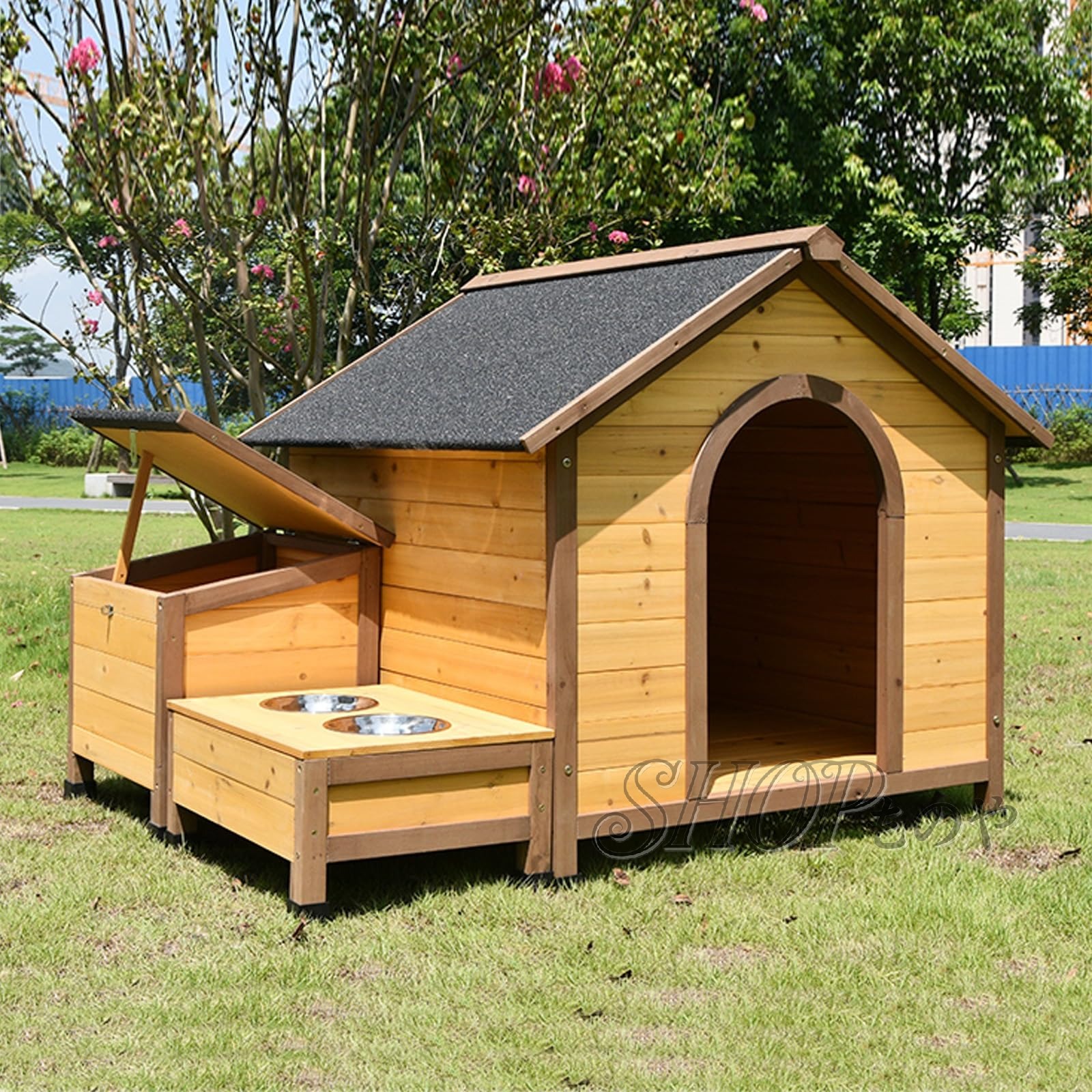 大型大きさの木製犬掘ったて小屋 大型犬用の犬用クレート アスファルト大屋根のボンネットどんぶり鉢 水入れ付き添い人船室表現スタイルの高床式犬用保護施設