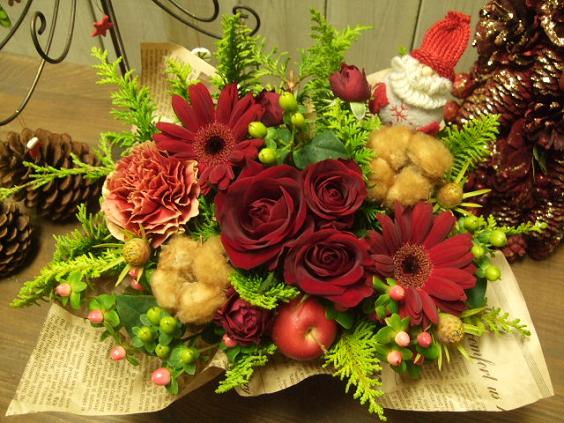 楽天市場 バラのアレンジ クリスマスバージョン フラワーギフト お誕生日 お見舞い 楽屋花 お祝い 花屋 02p23apr16 花屋florist Shuei