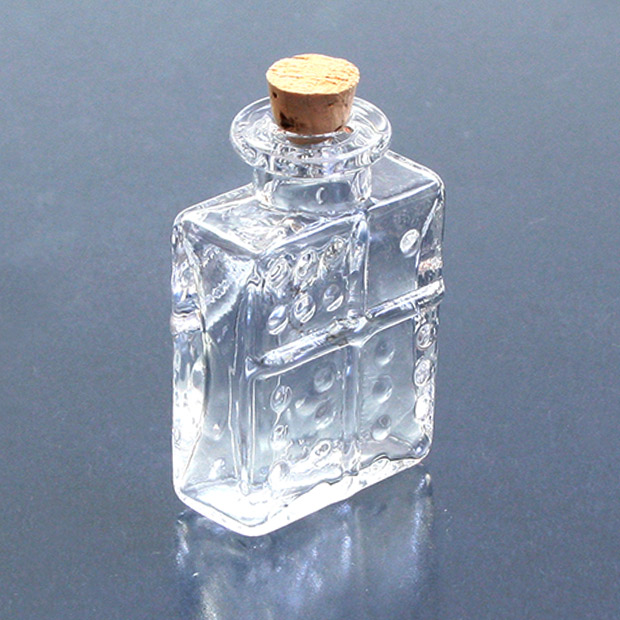 楽天市場】ガラスボトル(アロマボトル) フタ付き ハート クリスタル