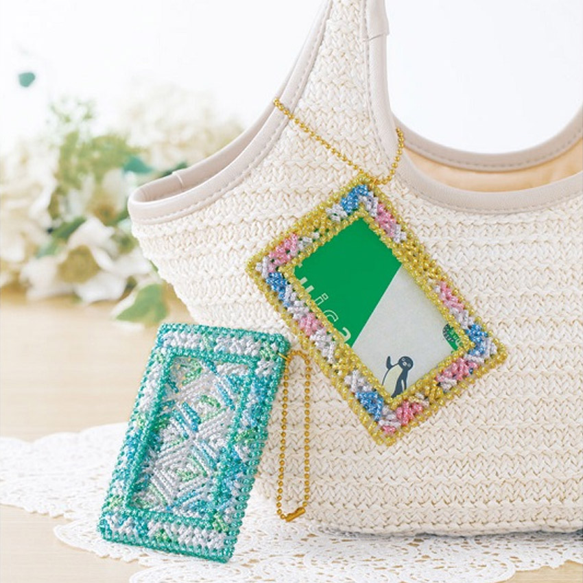 パスケース入れ　パスポケット　ハンドメイド　撥水加工生地　刺繍　水色系 パスケース入れ パスポケット ハンドメイド 撥水加工生地 刺繍