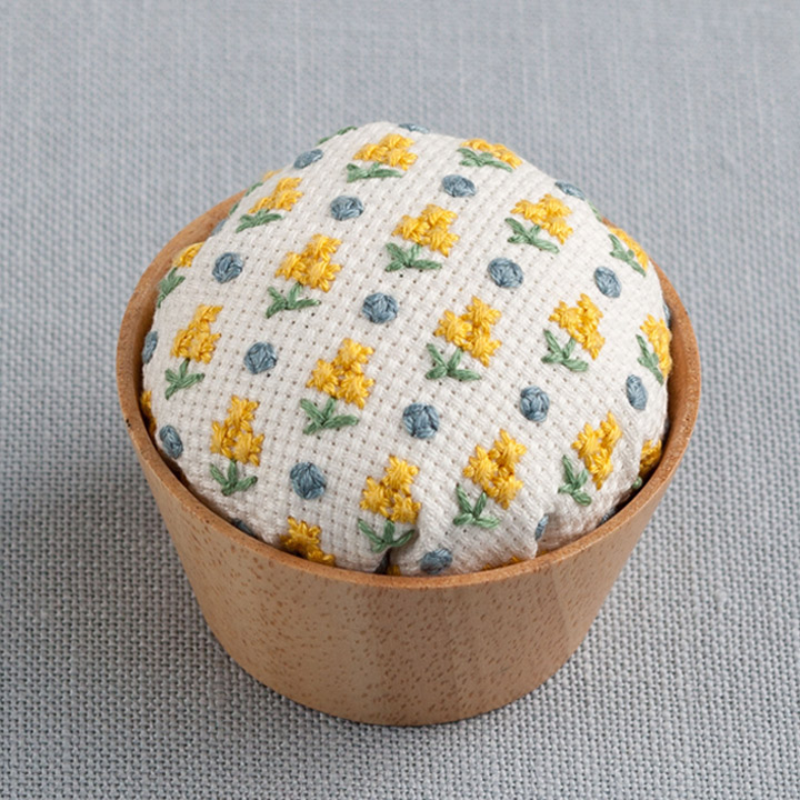 小さなクッション　2個組  戸塚刺繍 ミニ刺繍 クッションカバー | Zara Home 日本/Japan