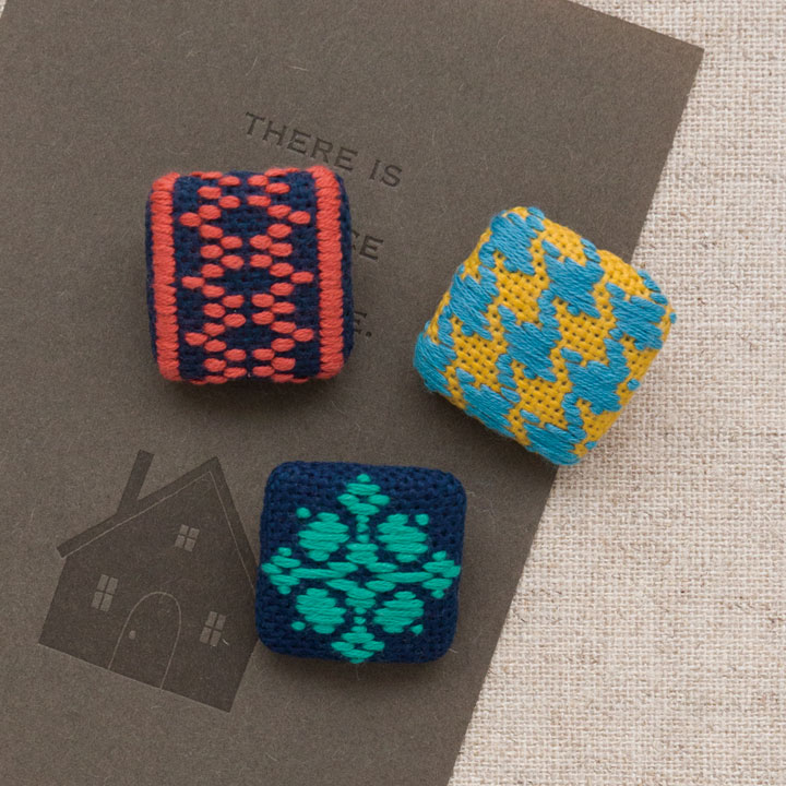 ❁hAnafany❁(専用) くるみボタン　鳥刺繍 ❁hAnafany❁(専用) くるみボタン 鳥刺繍