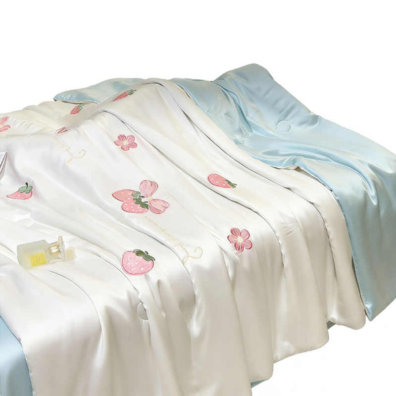 冷感アイスシルク夏用掛け布団 刺繍デザイン 洗濯機可 エアコン対応 シングル / ダブルサイズ 通気性 夏用寝具