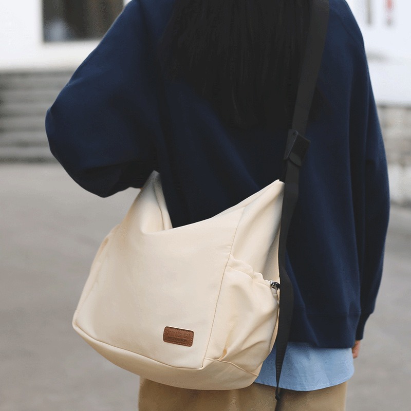 軽さ納めるトラベルバックパックメンズカジュアルで盛りだくさんな壱肩部学習者用