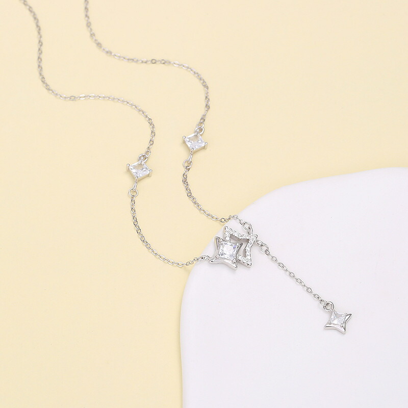 純銀四つ葉のクローバーネックレス CZ（キュービック）埋め込みペンダント おしゃれデザインデコルテチェーン｜Shuozhou