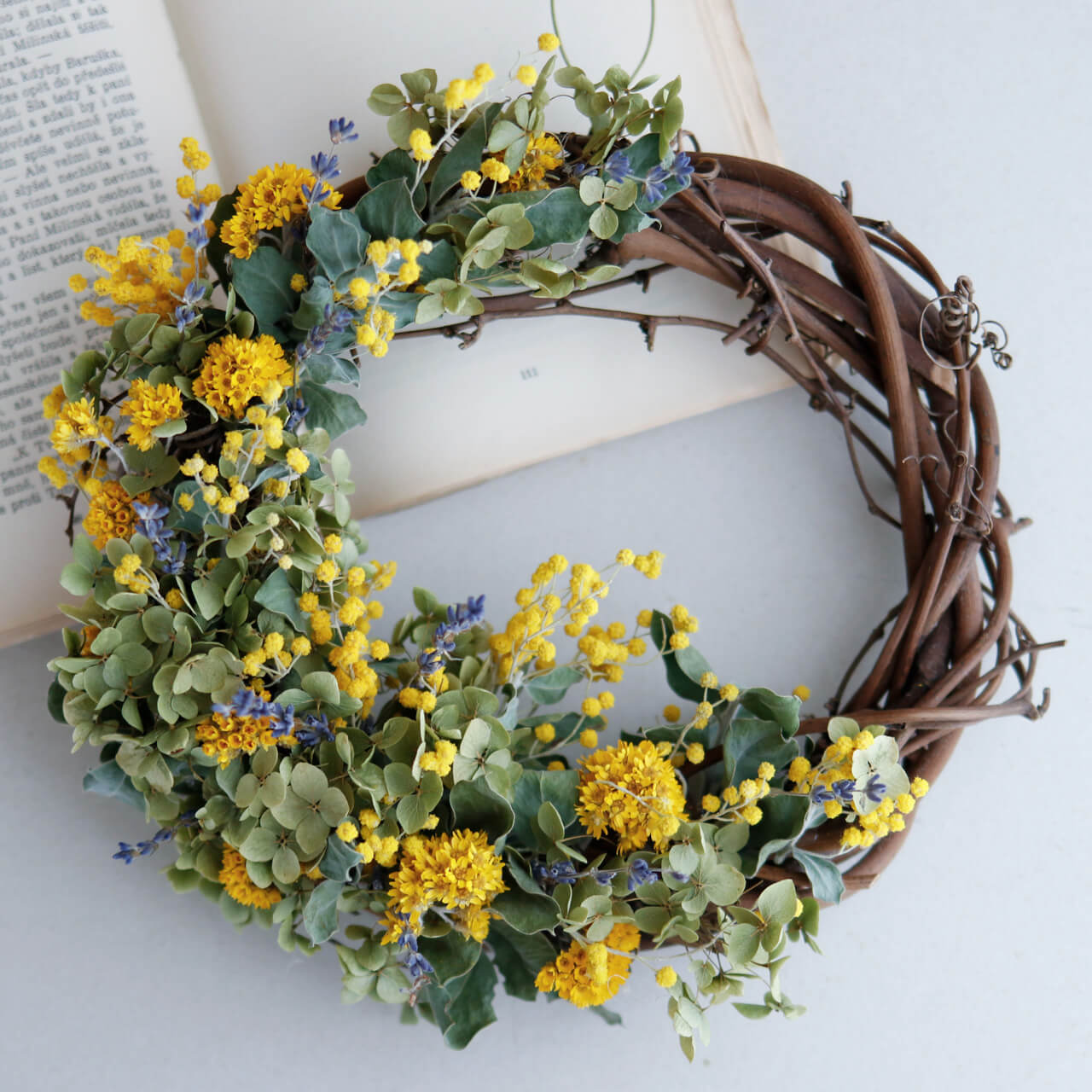 楽天市場】【数量限定 約直径24cm】黄色いラナンキュラスとミモザの