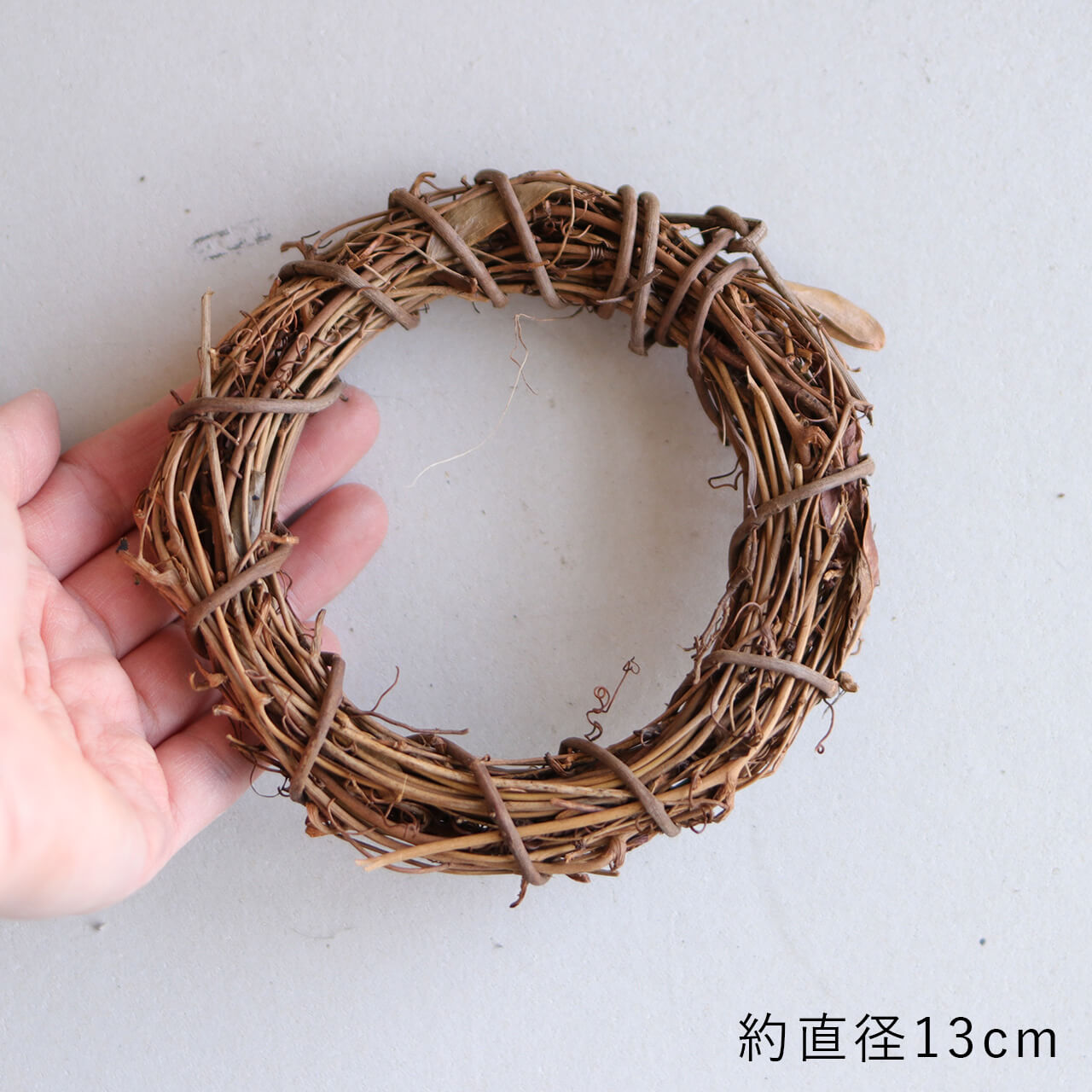 【楽天市場】ひげづるリース15cm / リースベース ハンドメイド 土台 リース 輪 クリスマス 花材 素材 ドライフラワー ベース :  ドライフラワー雑貨・花七曜