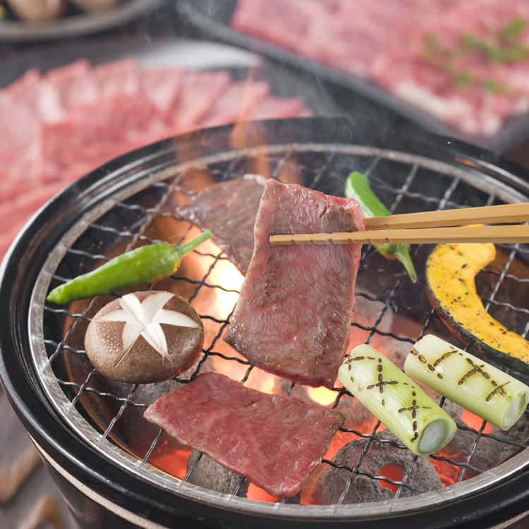 【ジャンルSALE 10%OFF!】 三重 松阪牛 焼肉 モモ 400g 黒毛和牛 牛肉 スライス 肉の芸術品 と称賛される松阪牛のとろけるように甘く 柔らかく 風味豊かな味わいをお楽しみください ご進物 ギフト 贈り物に 離島配送不可|Sies Rosso シーズ ロッソ