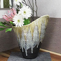 【今だけ限定10%OFFクーポン】花瓶 おしゃれ 大きい 信楽焼 和風 おしゃれ 茶窯変ひねり花器 和 癒し 壷 つぼ フラワーベース 花入れ 一輪挿し しがらき 陶器 インテリア 焼き物 ha-0154|信楽焼き専門店・陶器工房しがらき