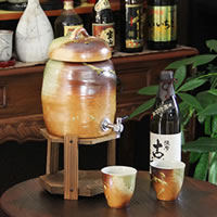み*ん様 信楽焼き　丸型ハケメ焼酎サーバー 楽天市場】【8月1日限定11%OFFクーポン】信楽焼 丸型ハケメ焼酎