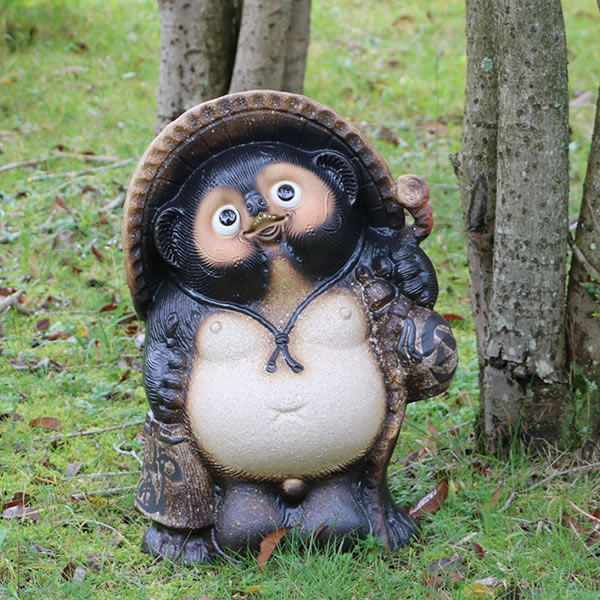 陶器　タヌキ　狸　たぬき　置物　縁起物　オブジェ　和風 陶器 タヌキ 狸 たぬき 置物 縁起物 オブジェ 和風 - メルカリ