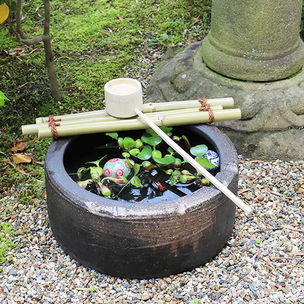 信楽焼　花手水　手水鉢　手水舎　つくばい　茶庭　水循環　バードバス　インコ水浴び 信楽焼 花手水 手水鉢 手水舎 つくばい 茶庭 水循環 バードバス