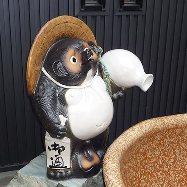 たぬき吐水口 信楽焼瀬戸もの湯こぼし 瀬戸もの風呂と同一性にお使い走り頂ける瀬戸もの湯口。瀬戸ものつぼ湯用の湯差し口タヌキ湯口 ts-801