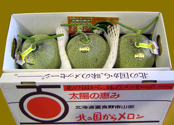 北海道産 富良野メロン 秀 特大2.1~2.3kg×3玉送料無料出荷期間 7月中旬~9月中旬|北海道四季工房