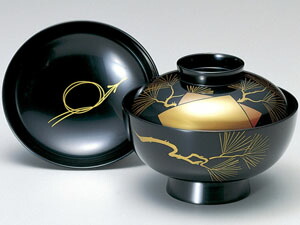 【越前塗師細工】色紙老松 吸いもの椀 黒 1客売り 蓋付き添い人 /お吸いもの・お味噌汁・塗師細工・蓋付・差し上げ物・御客さん用・お正月装具・おもてなし