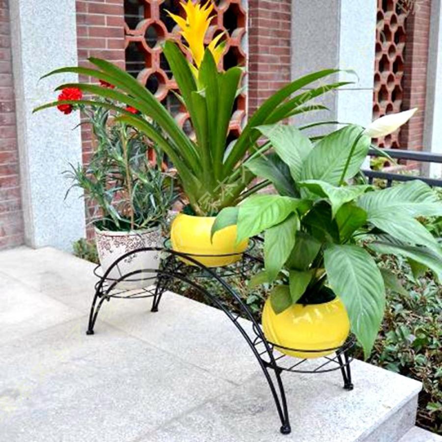 ワイヤーアーチ型花台 3ポット用 花置き棚 花台植物棚 プランタースタンド 園芸ラック 花台 フラワースタンド ガーデニング 植木鉢置き 通気 排水性良い