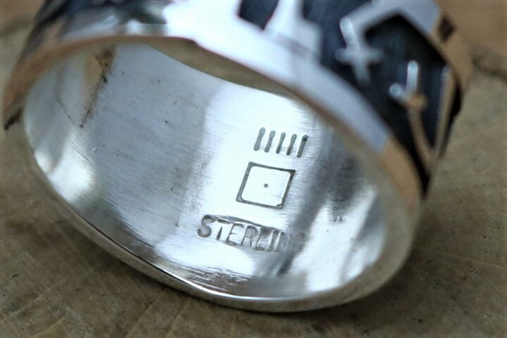 楽天市場 インディアンジュエリー ホピ族 Gerald Lomaventema ジェラルド ロマヴェンテマ 作 ココペリとサンダークラウド リング 11号 インディアンジュエリー Silver501