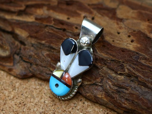 楽天市場】インディアンジュエリー ズニ族 サンフェイス フェザー飾り