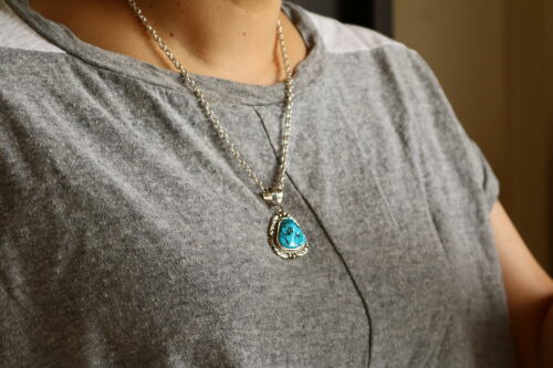 楽天市場 インディアンジュエリー ナバホ族 スリーピングビューティターコイズ ペンダントトップ インディアンジュエリー Silver501