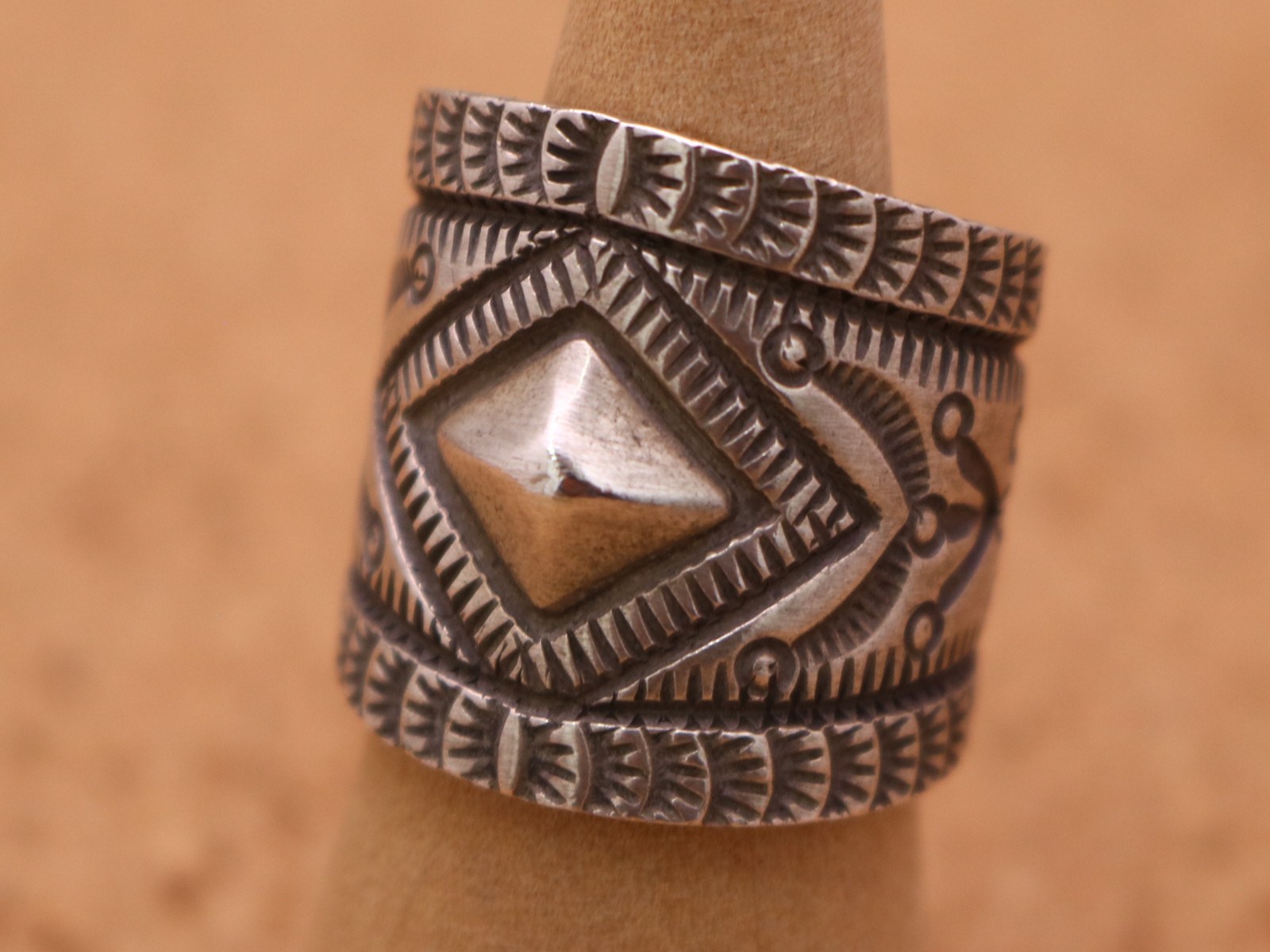 楽天市場】インディアンジュエリー ナバホ族 Bruce Morgan （ ブルース