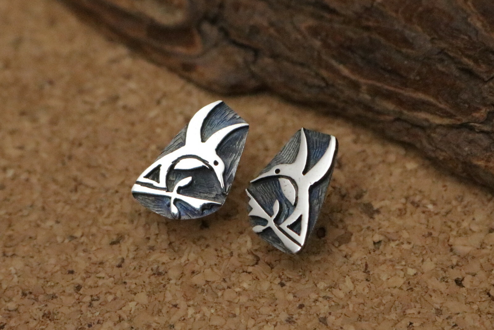 インディアンジュエリー ホピ族 ハチドリ ハミングバード モチーフ スタッズ ピアス ネイティブ アメリカン シルバー 925 アクセサリー ジュエリー レディース メンズ ユニセックス ギフト プレゼント バーゲンセール