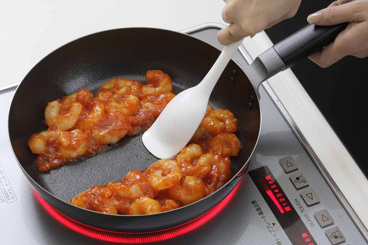 楽天市場 シリコン キッチン スプーン 日本製 シリコーン フライパン料理 混ぜる 耐熱 便利 万能 エルル