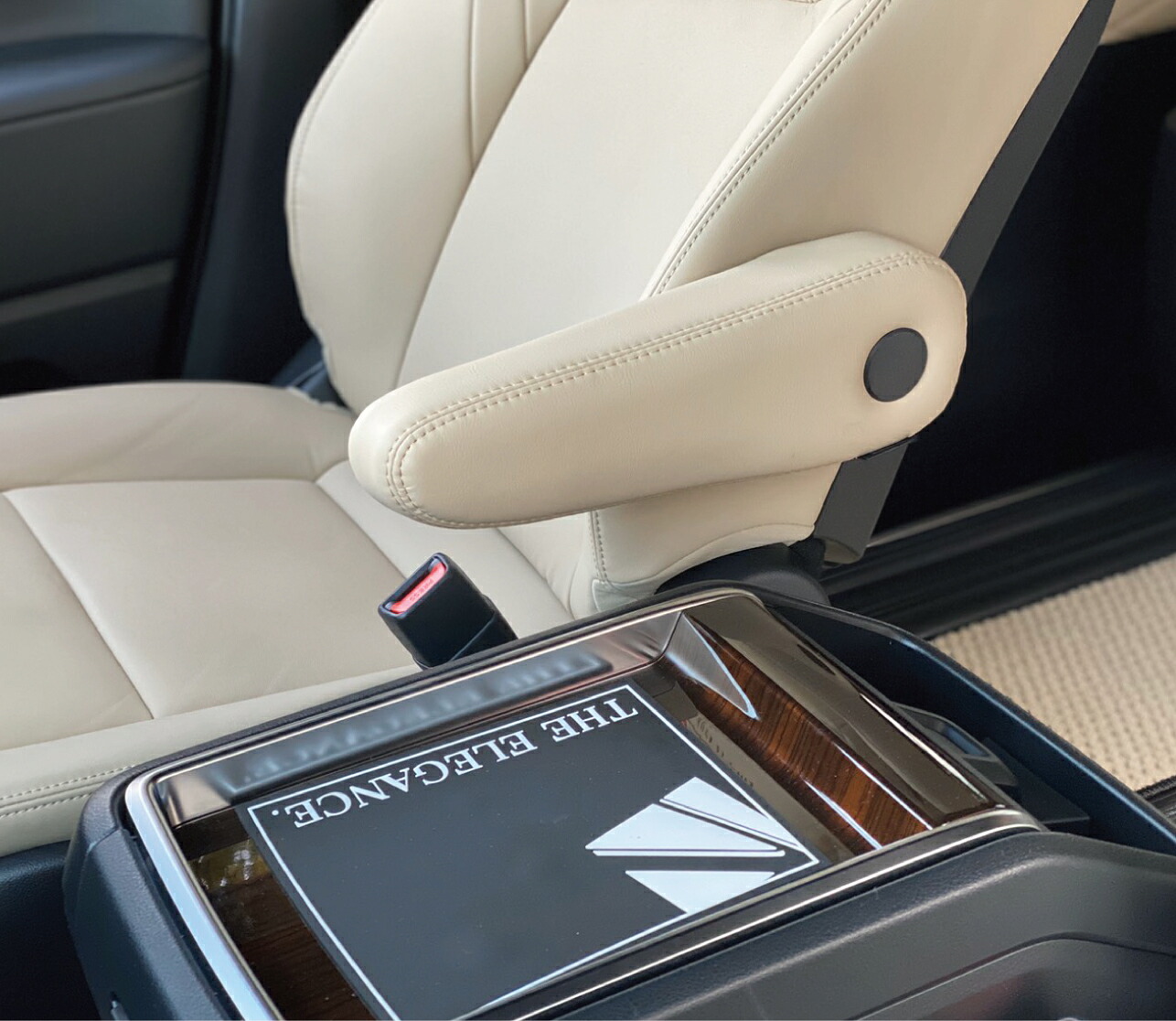 ジェイクラブ グランエース GDH303W フロントシートアームレスト 無段階タイプ（運転席用）片側 j-club LEGANCE レガンス｜シンシアモール 店
