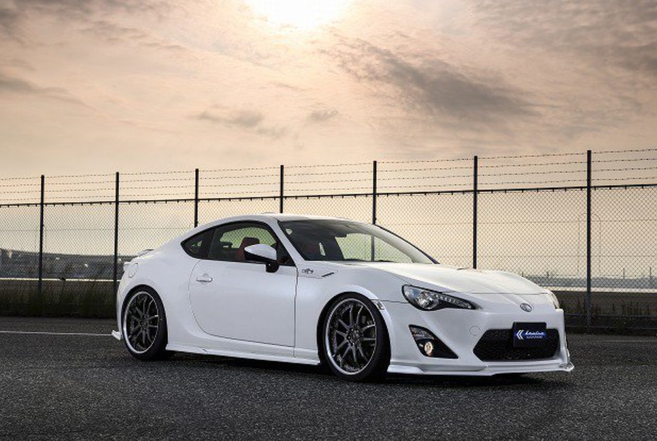 クール レーシング 86 ハチロク ZN6 前期 サイドディフューザー FRP SG 未塗装 KUHL RACING Ver1 KRUISE KR-ZN6RR｜シンシアモール 店