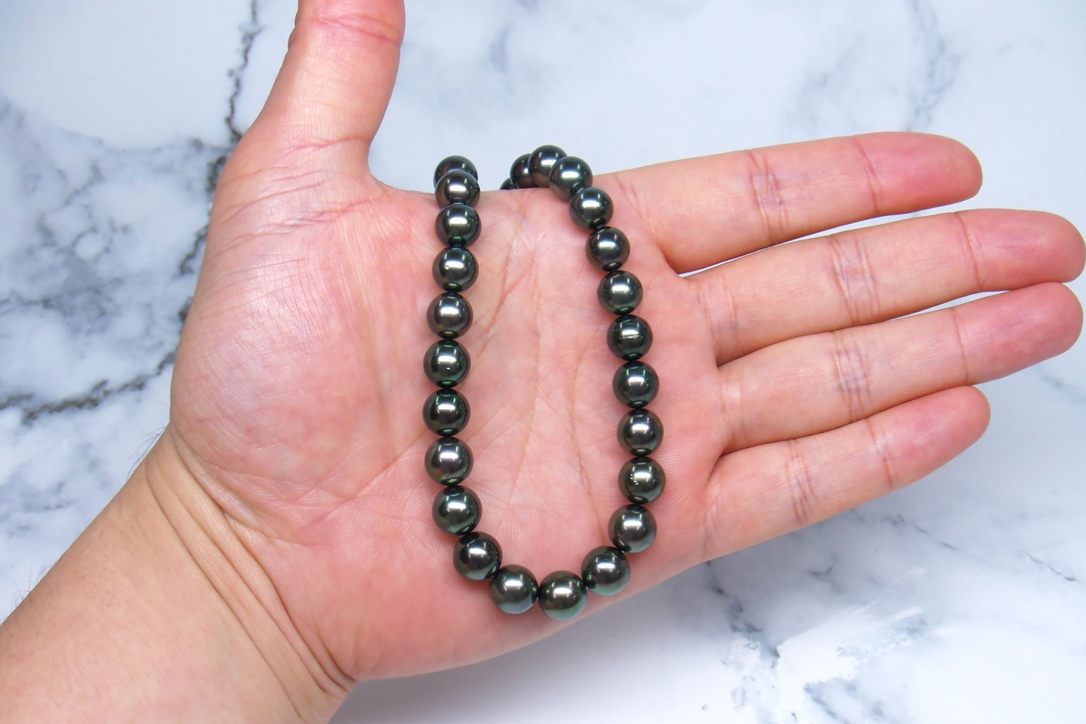 真珠大卸からの直販 テリ評価90点 王道の高級感を重視 すべての品質が高品質 リキテア産黒蝶真珠ネックレスf 送料無料 Lojascarrossel Com Br