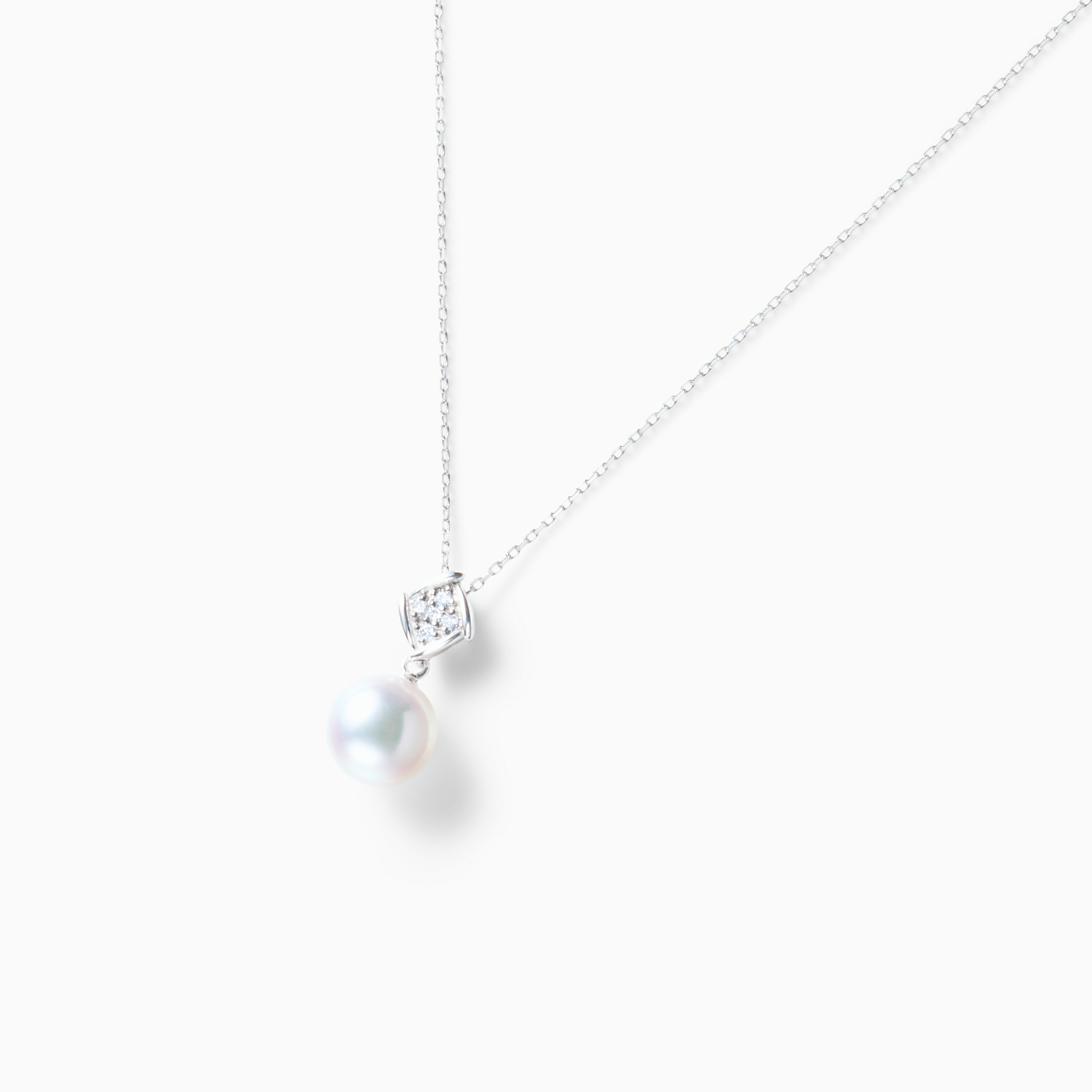 《真珠大卸からの直販》■テリ評価100点満点・K18WG・0.05ct■越物花珠真珠8.5mmUPペンダント【送料無料】