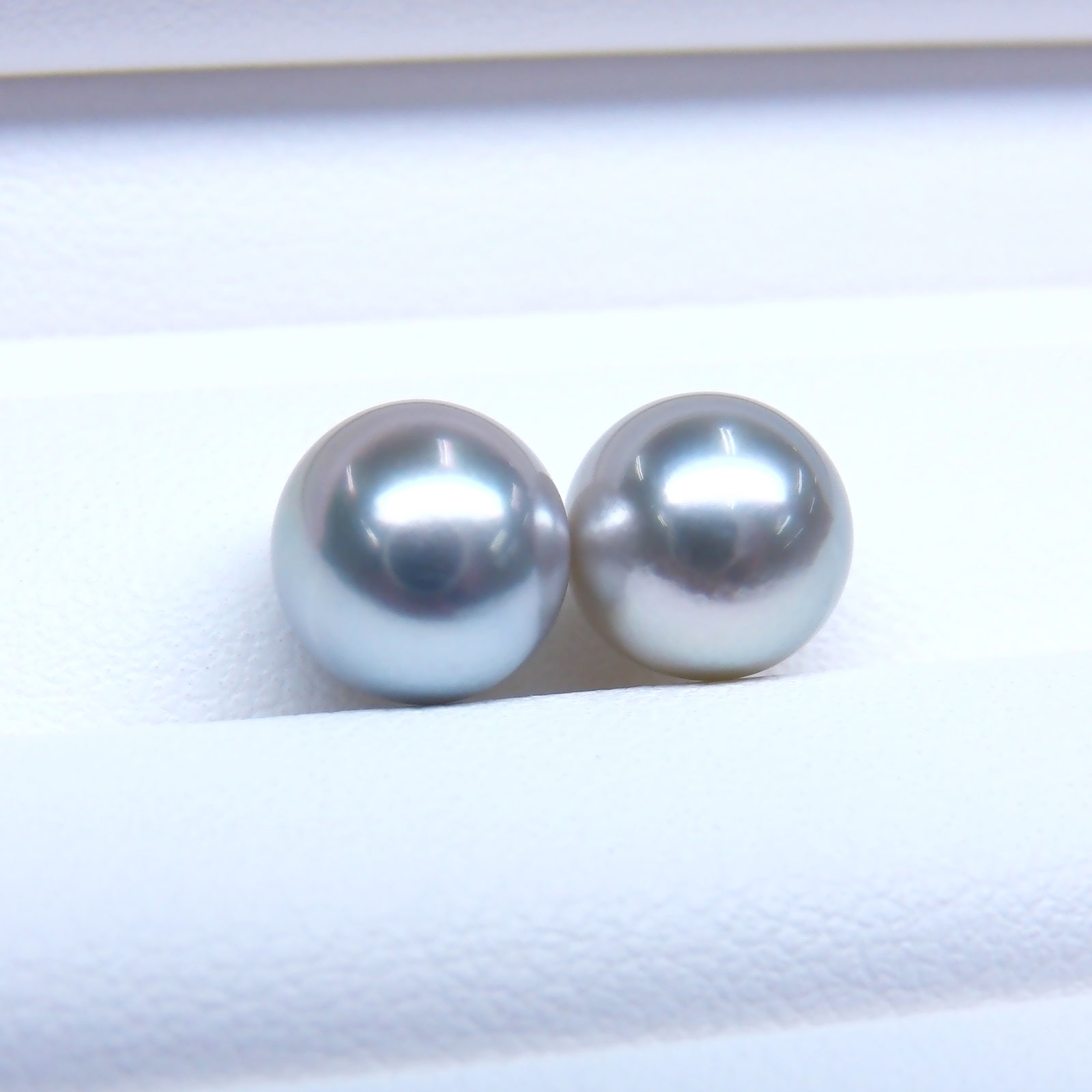 【SALE】ブルーオパールとアコヤ真珠のピアス SALE】ブルーオパールとアコヤ真珠のピアス