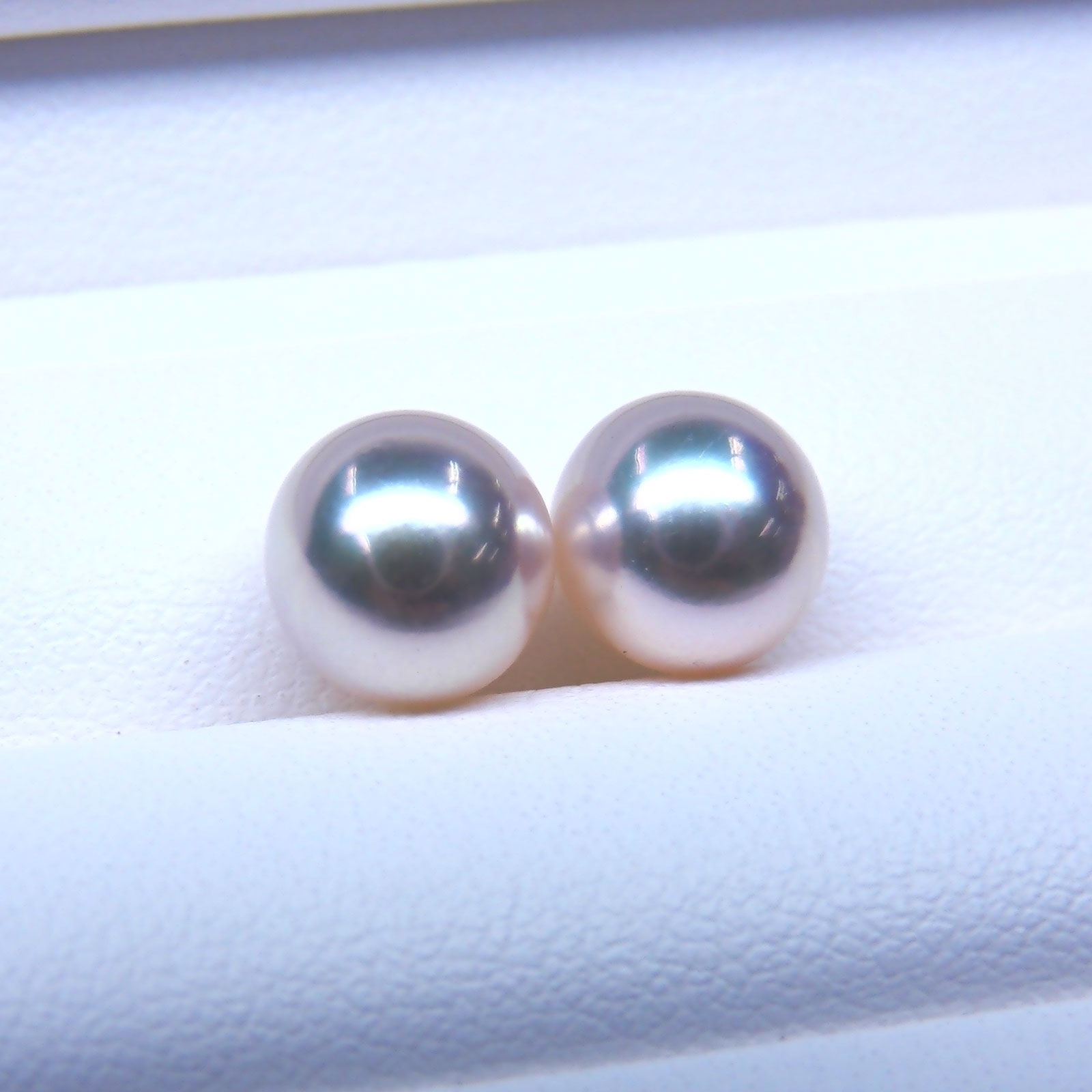 楽天市場】《真珠大卸からの直販》□テリ評価95点・鮮やかなブルー