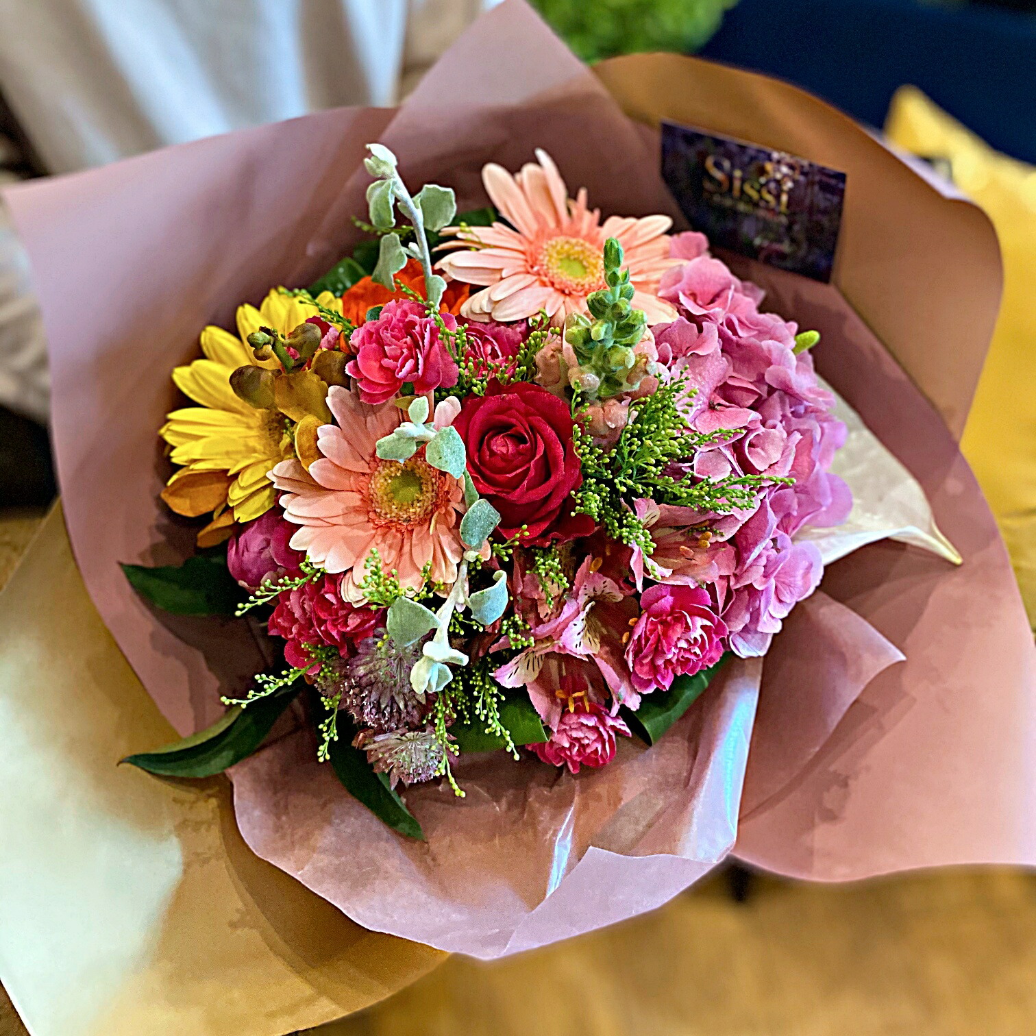 楽天市場 冷蔵便 でお届け あす楽12時まで受付 花 花瓶いらずの花束 クライネブーケ 水かえ不要 花束 誕生日 プレゼント 花 女性 母 祖母 生花 アレンジメント 定年 退職祝い お祝い 花 ひまわり 夏 おしゃれ 還暦祝い 結婚祝い 結婚記念日 フラワーギフト お誕生日